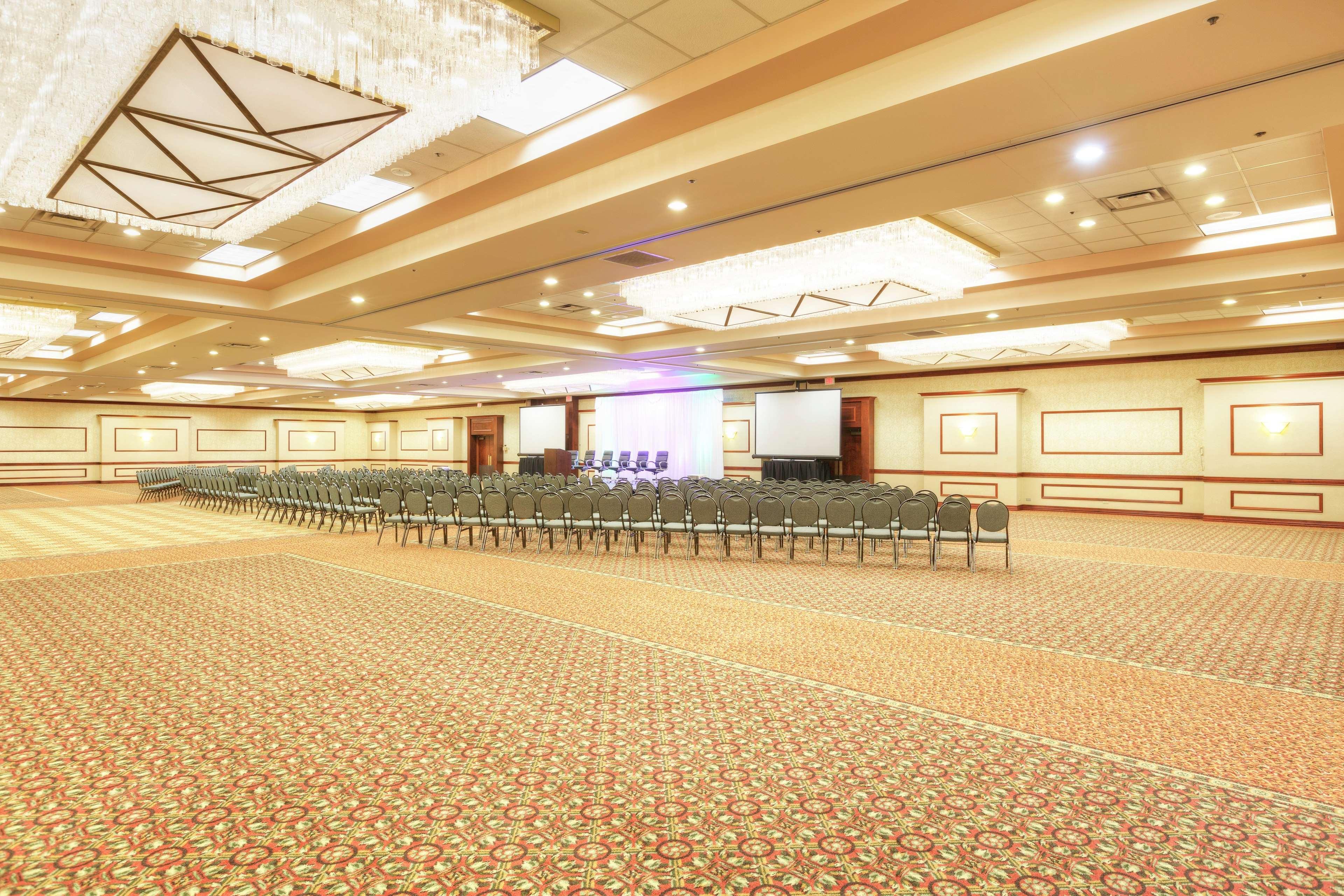 Hotel Doubletree By Hilton Center 4*