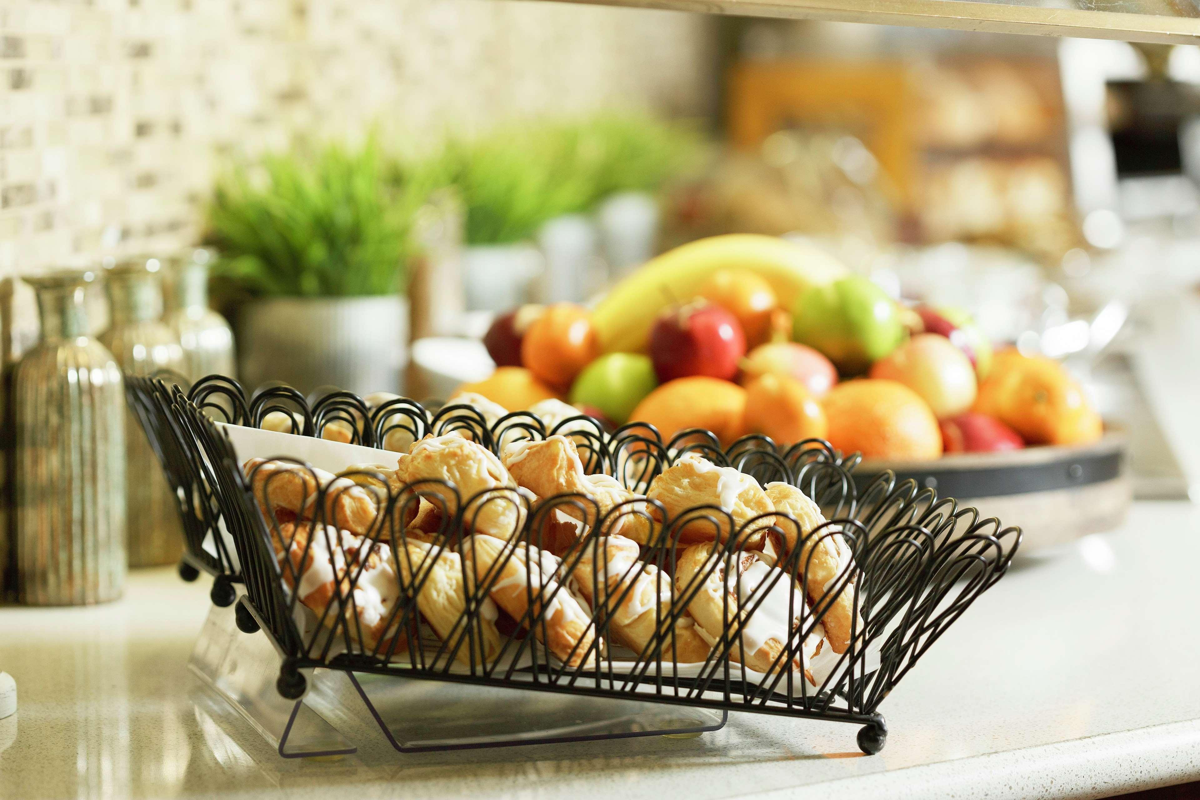 Doubletree By Hilton Center Hotel 4*