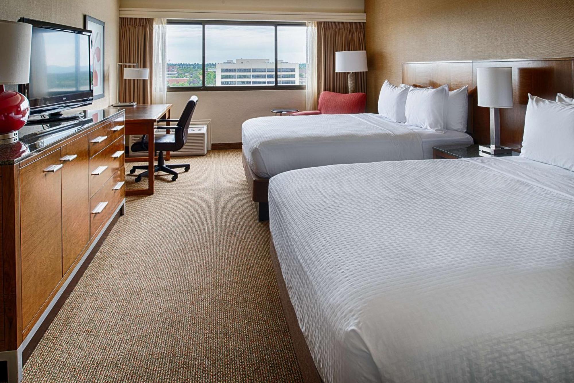 Doubletree By Hilton Center Hotel