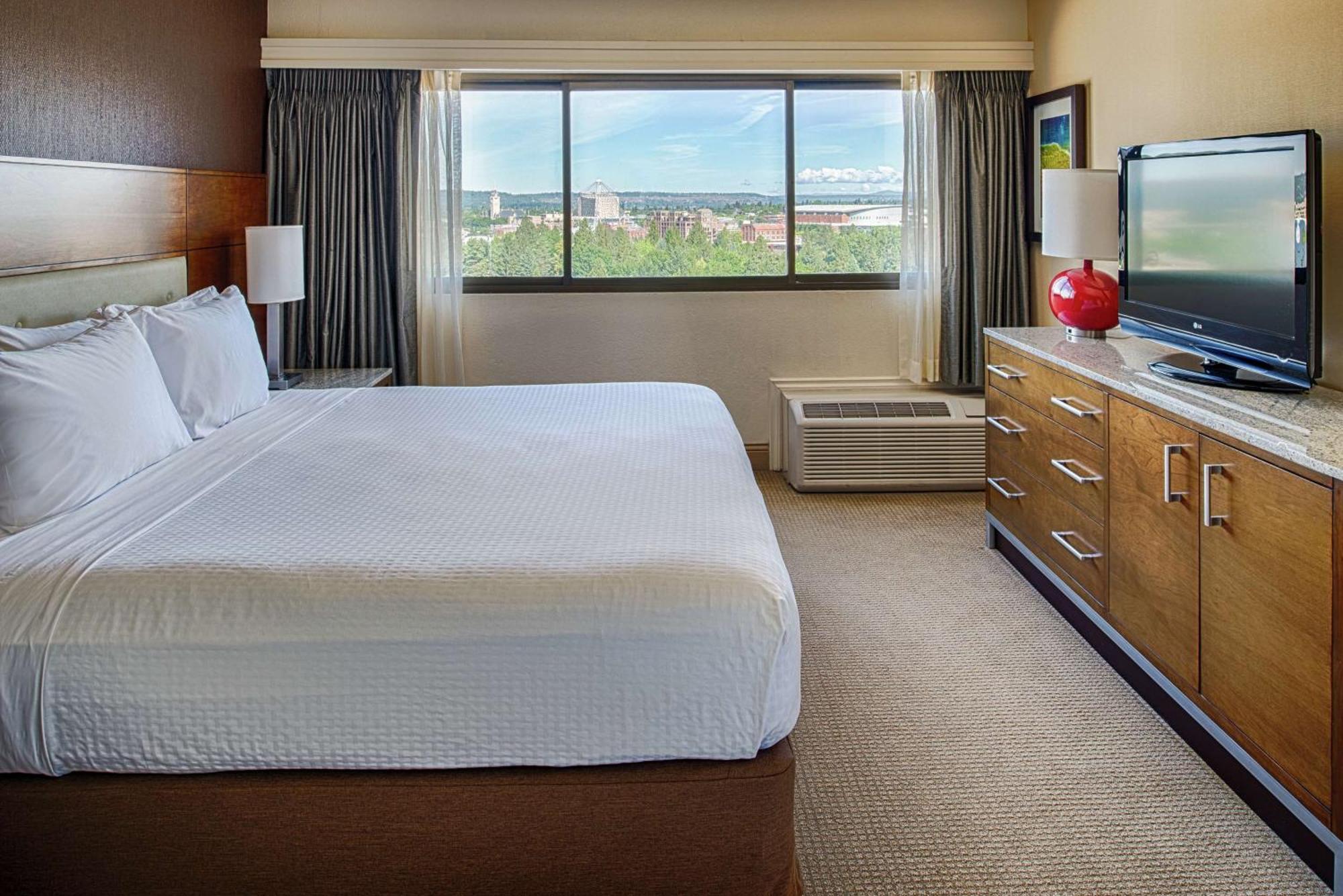 Doubletree By Hilton Center Hotel 4*