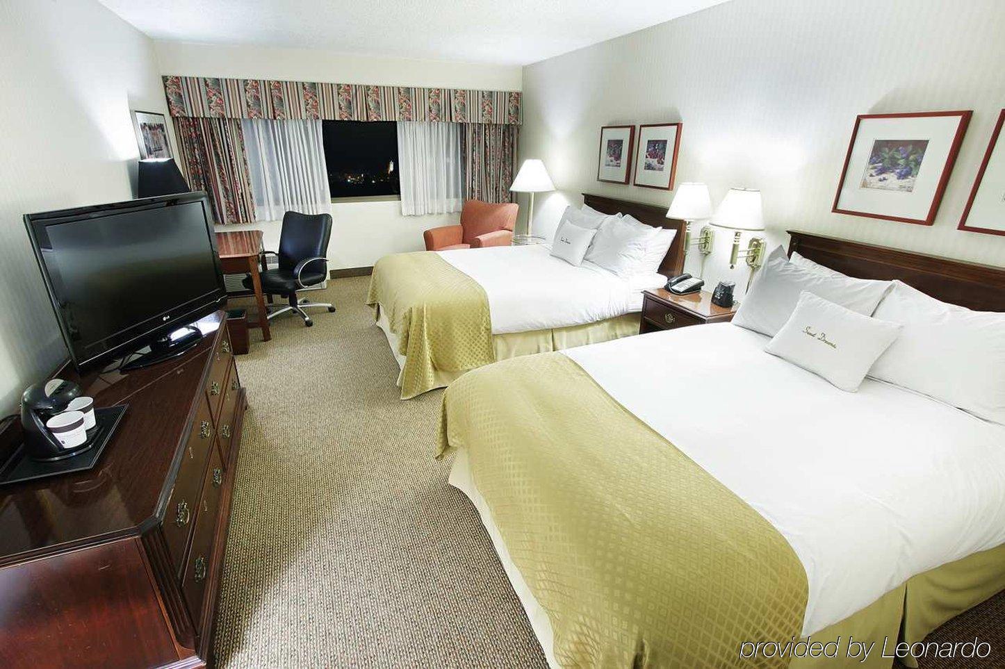 Doubletree By Hilton Center Hotel 4*